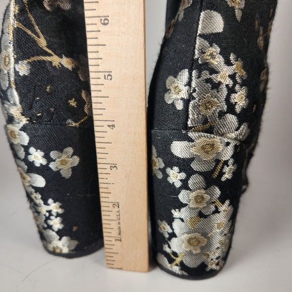 INDIGO ROAD Women's Bootie Size 8 Black Silver Floral Embroidered Shoe - Picture 5 of 12